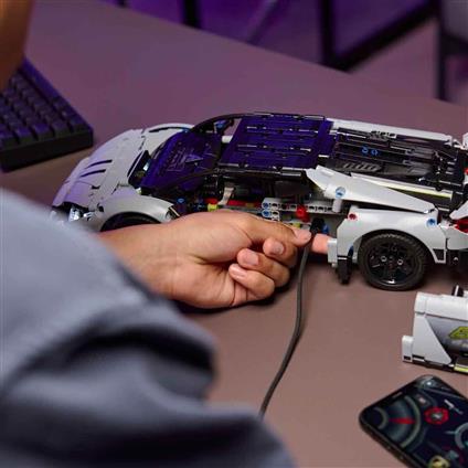 42214 Lego Technic Lamborghini Revuelto 1135 Parça +10 Yaş