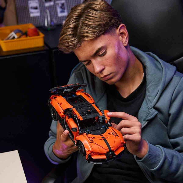 42222 Lego Technic Bugatti Chiron Pur Sport 771 Parça +9 Yaş