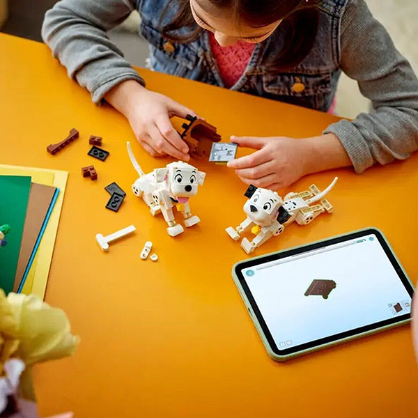 43271 Lego Disney 101 Dalmaçyalı Köpek Yavruları Lucky Ve Penny 268 Parça +6 Yaş