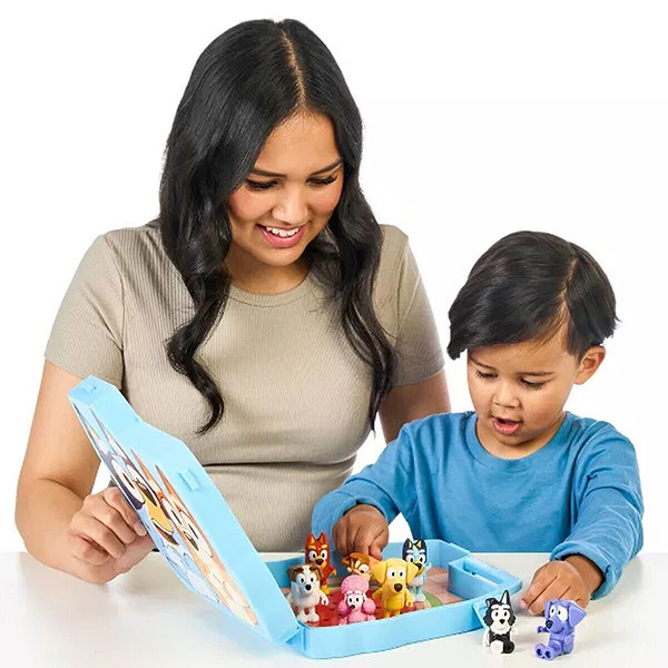 Bluey/17638 Bluey Delüks Taşıma Çantası VE 8Lİ Figür Set