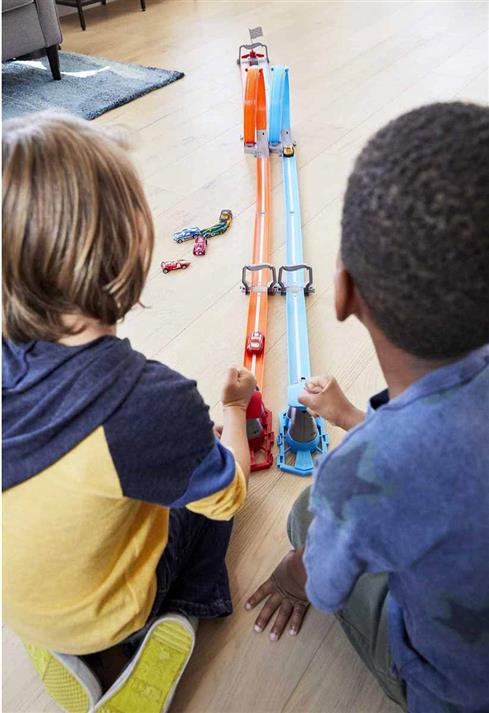 Hot Wheels Çift Çemberli Yarış Seti Gfh85