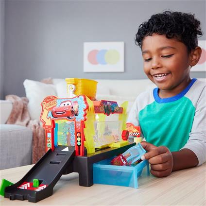 Jbm70 Cars Renk Değiştiren  Mcqueen İle Yıkama Oyun Seti