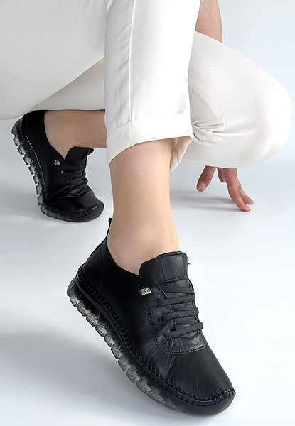 Jiten Siyah Deri Bağcıklı Spor Ayakkabı