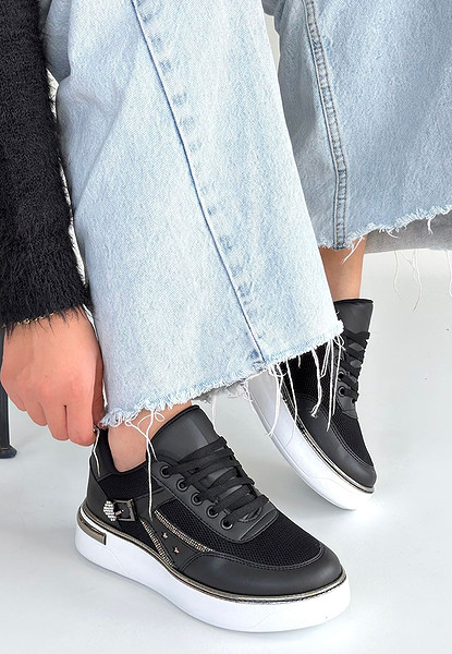 Junda Siyah Cilt Bağcıklı Spor Ayakkabı