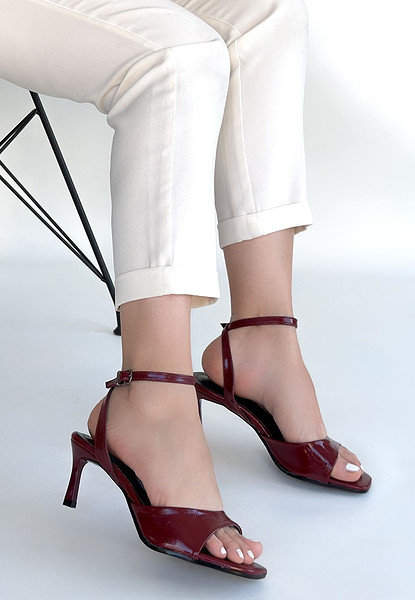 Lenya Bordo Rugan Topuklu Ayakkabı