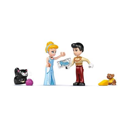 43275 Lego Disney Prensesi Sindirella'nın Şatosu Ve At Taşıyıcı 596 Parça +6 Yaş