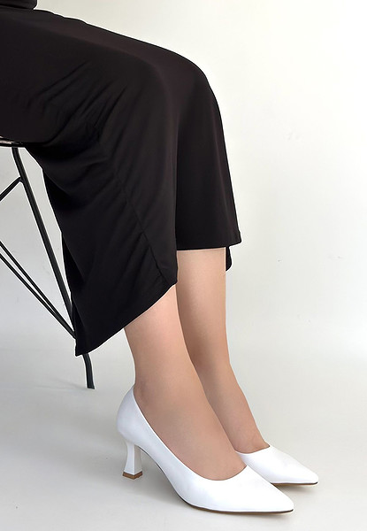 Mırta Beyaz Cilt Topuklu Ayakkabı