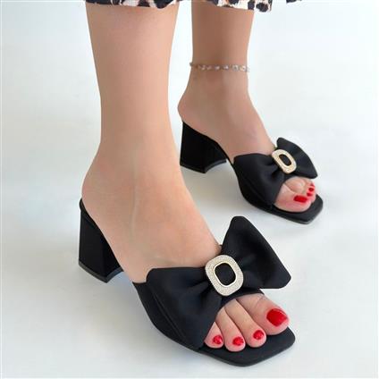 Niyyar Siyah Cilt Topuklu Terlik