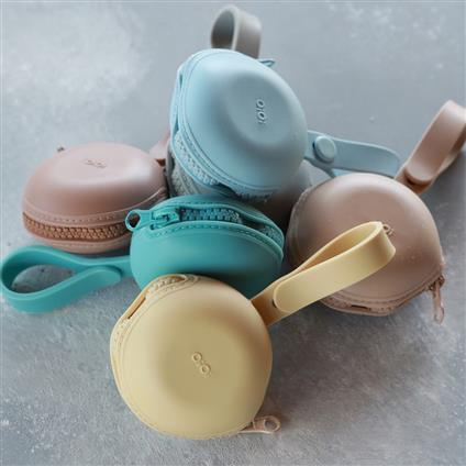 Oioi Pod Silikon Emzik Kutusu Aqua Green