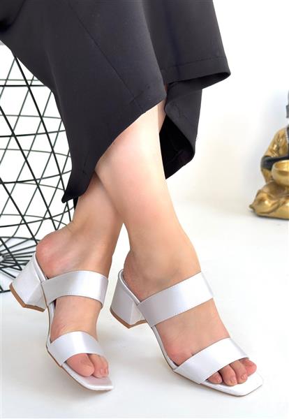 Osper Gri Saten Topuklu Terlik