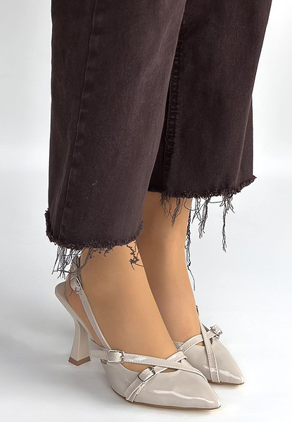 Tetti Bej Rugan Topuklu Ayakkabı