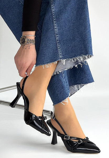 Tetti Siyah Rugan Topuklu Ayakkabı