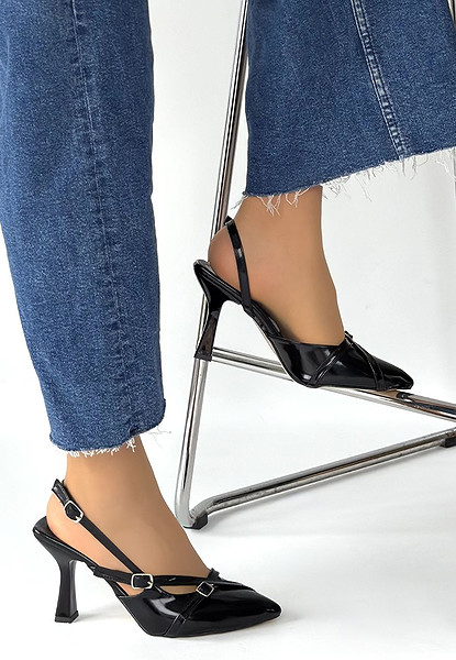 Tetti Siyah Rugan Topuklu Ayakkabı