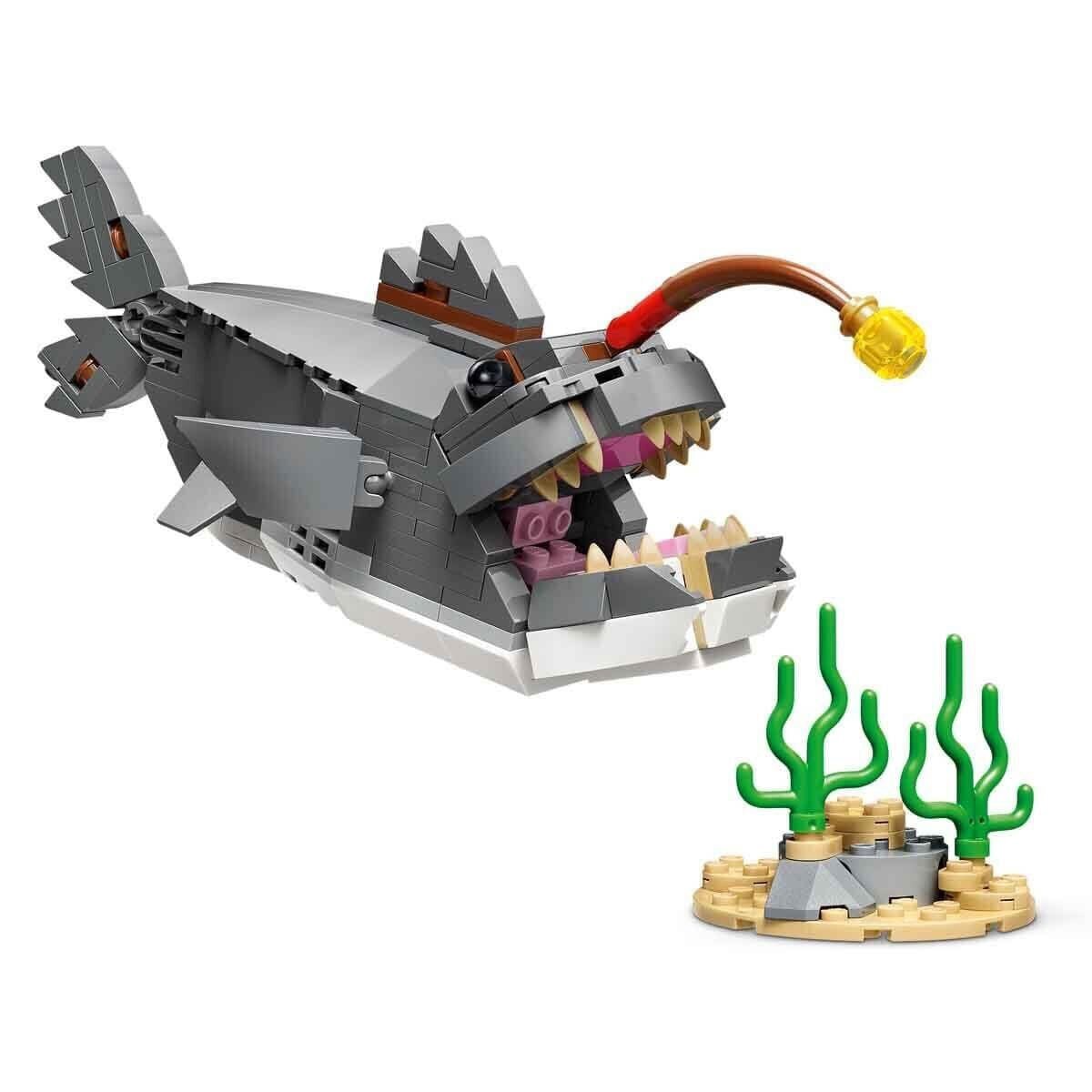 31381 Lego Creator 3İn1 Acımasız Köpek Balığı İle Hazine Sandığı 379 Parça +8Yaş