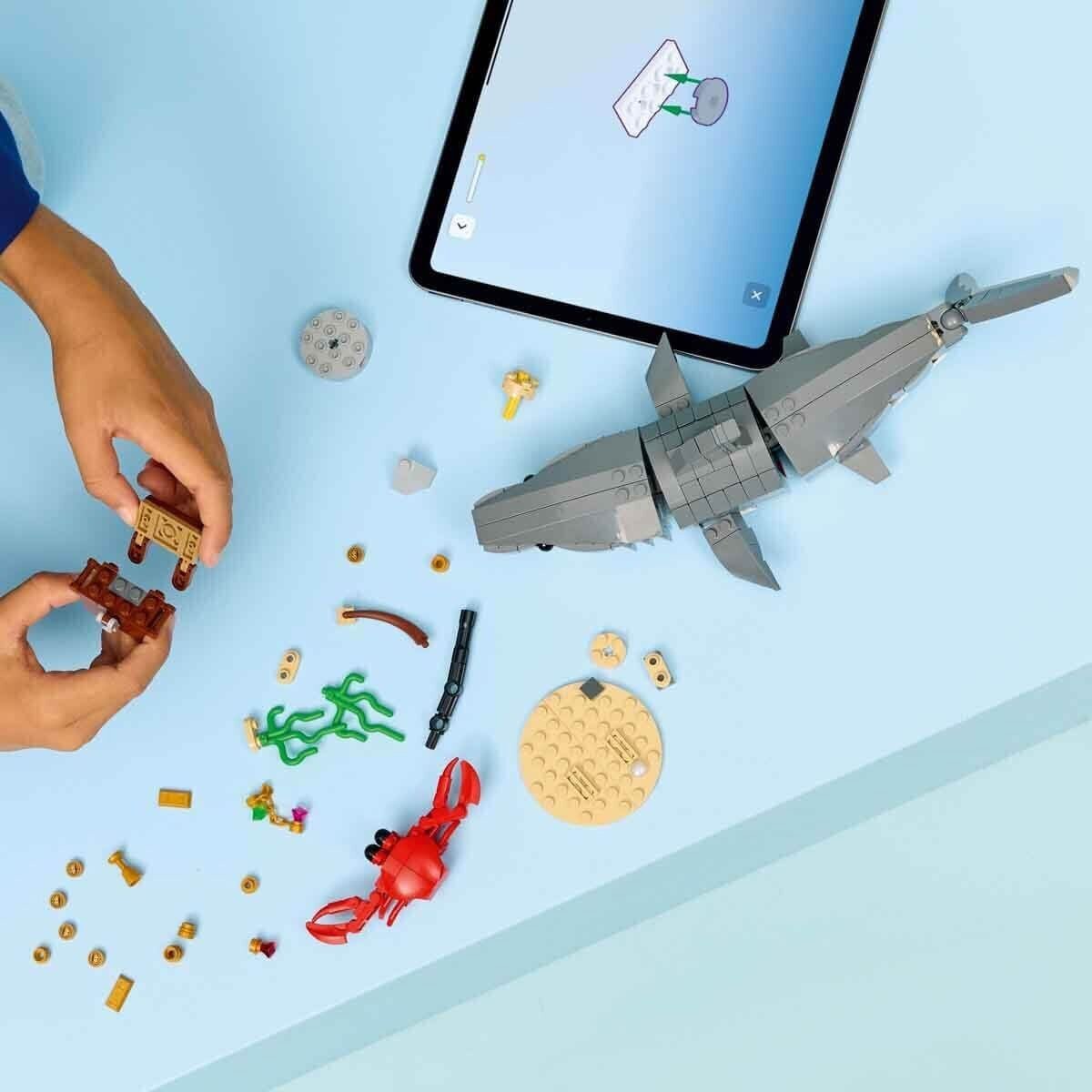 31381 Lego Creator 3İn1 Acımasız Köpek Balığı İle Hazine Sandığı 379 Parça +8Yaş