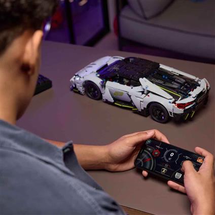 42214 Lego Technic Lamborghini Revuelto 1135 Parça +10 Yaş