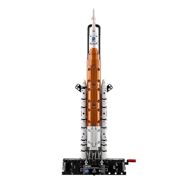 42221 Lego Technic Nasa Artemis Uzay Fırlatma Sistemi Roketi 632 Parça +9 Yaş