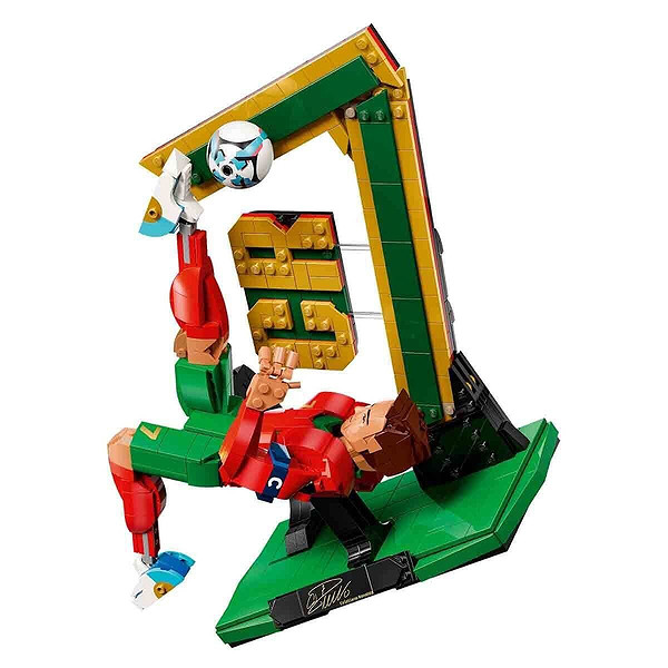 43016 Lego Editions Cristiano Ronaldo - Football Legend 854 Parça +12 Yaş