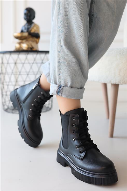 Daum Siyah Cilt Bağcıklı Bot