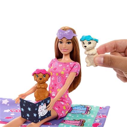 Hxn01 Barbie Ve Köpekçikleri Pijama Partisi