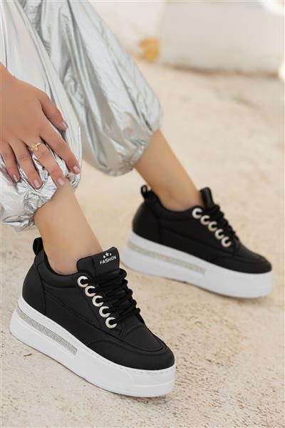 Lulu Siyah Cilt Beyaz Tabanlı Bağcıklı Spor Ayakkabı