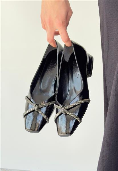 Pety Siyah Rugan Topuklu Ayakkabı